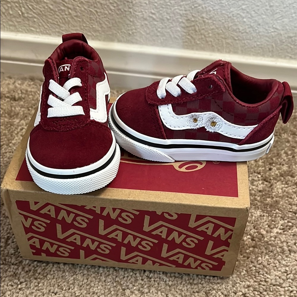 Vans Red and White Sneakers Classic Style size 2